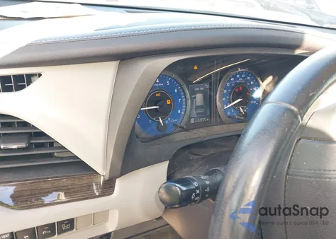 2015 Toyota Sienna Xle Premium 8 Passenger z USA, uszkodzony, nr VIN 5TDYK3DC5FS564963